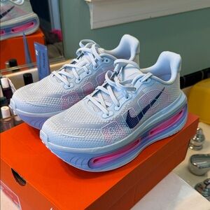 NEW Nike Women's Vomero Premium Running Shoes